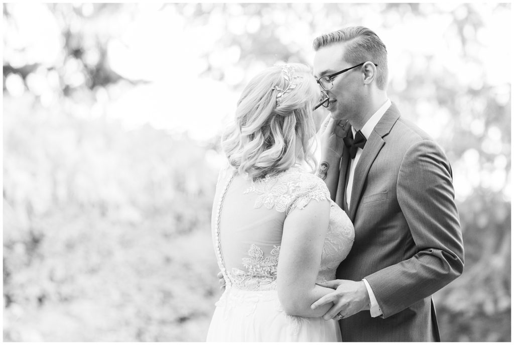 FIrst Kiss, fall wedding at Ravenwood Golf Club, Samantha Ludlow Photography, Syracuse wedding photographer