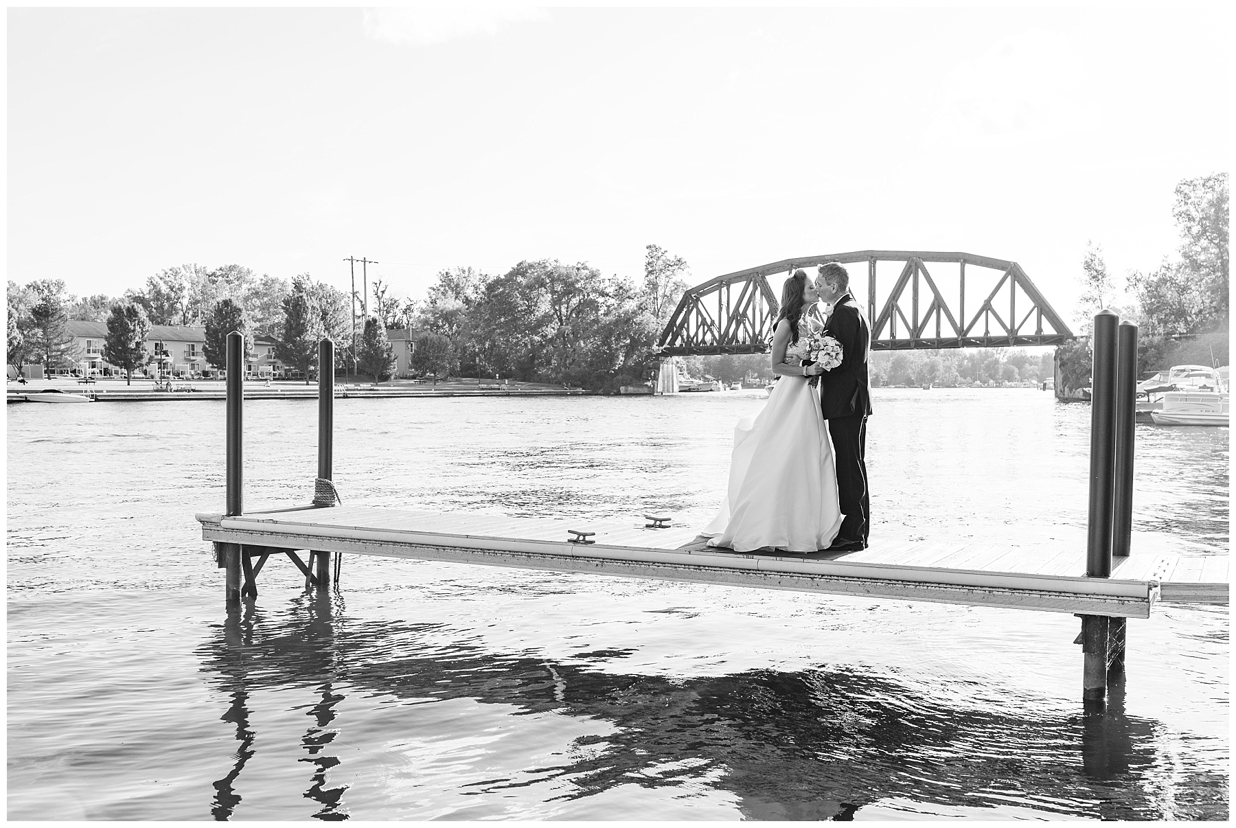 wedding on the Oneida River, Samantha Ludlow Photography, Syracuse photographer