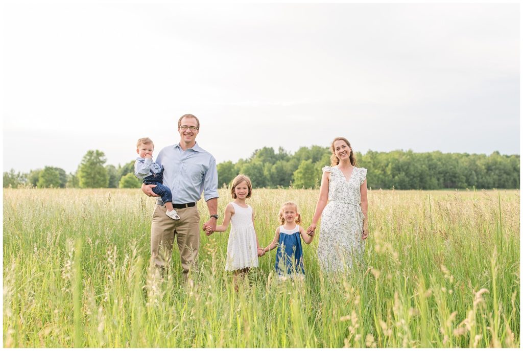family photos at the farm, Samantha Ludlow Photography, Syracuse family photographer, Syracuse photographer
