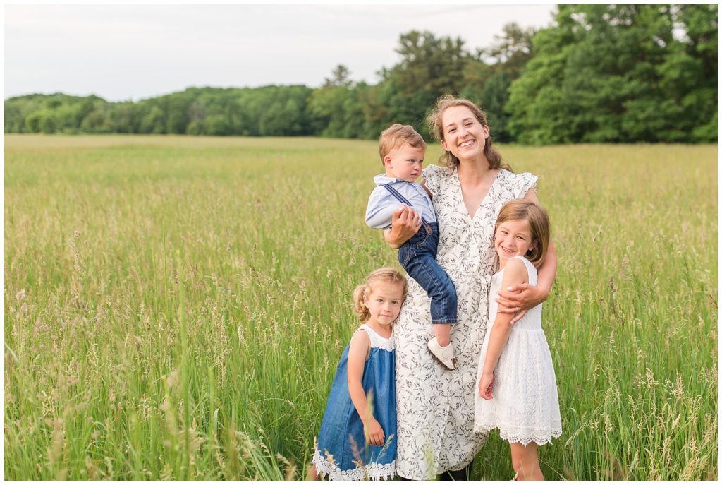 family photos at the farm, Samantha Ludlow Photography, Syracuse family photographer, Syracuse photographer